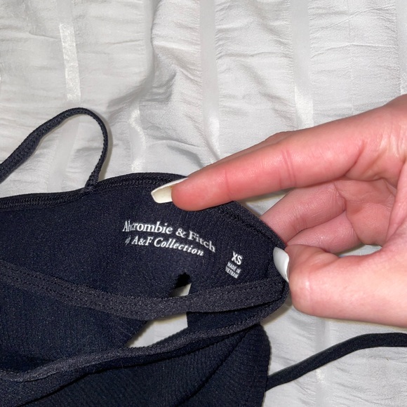 Abercrombie high neck wrap crop top - Picture 3 of 3